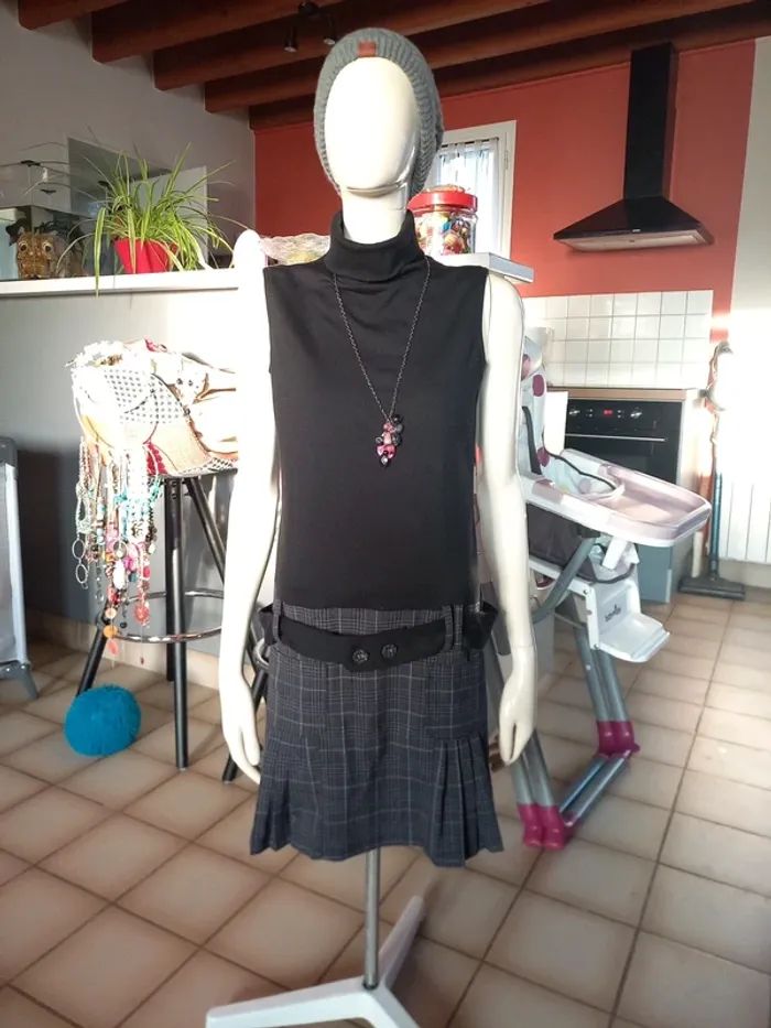 Robe noir 42/44 - photo numéro 2