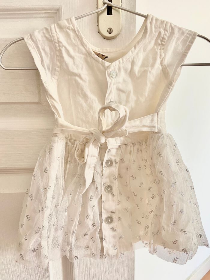 Robe blanche taille 3 mois - photo numéro 3