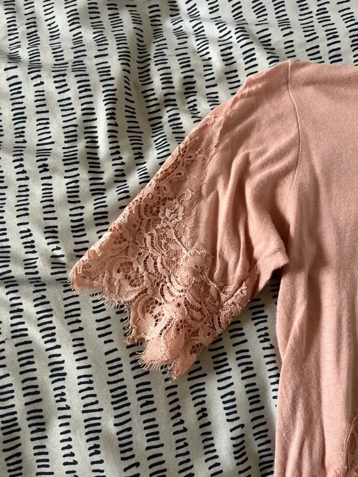 Haut à dentelle - photo numéro 4