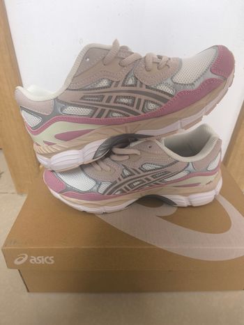 Baskets Asics GEL-NYC roses 40
