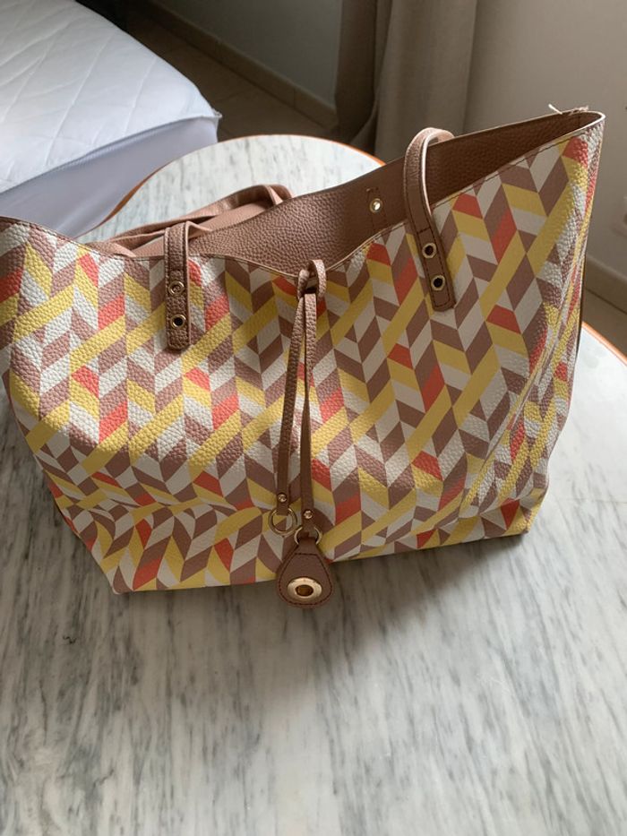 Cabas et sa pochette assortie simili cuir très sympa deux sac en un - photo numéro 5