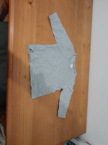 tee shirt manches longues gris H&M 4-6mois