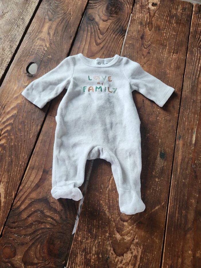 Pyjamas 1 mois - photo numéro 3