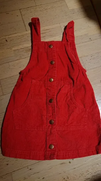 Robe rouge velours côtelé