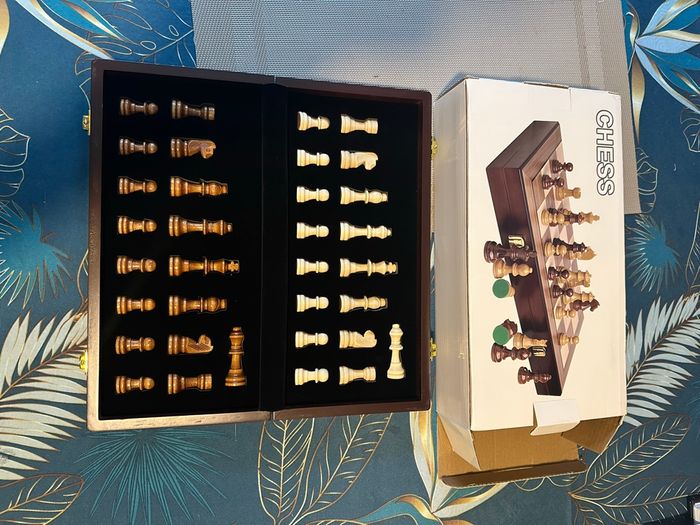 ♟️ Jeu d’échecs magnétique en bois – Pliable – Excellent état - photo numéro 1