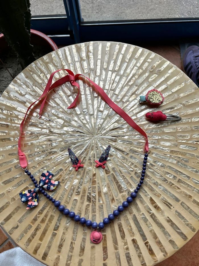 Sergent Major lot collier avec accessoires cheveux assortis