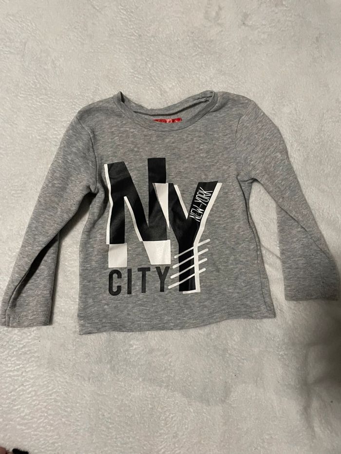 Lot de vêtements taille 4 ans - photo numéro 4