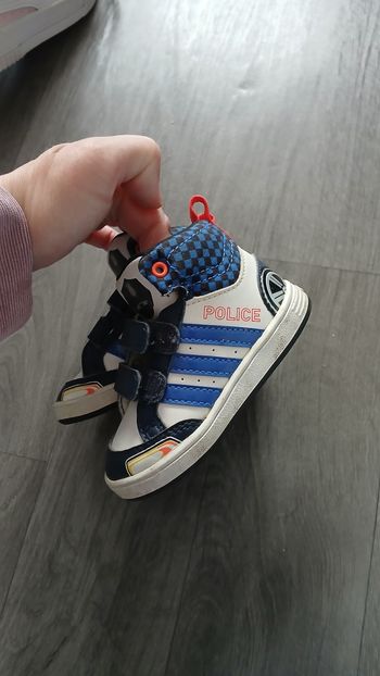 Basket adidas taille 19