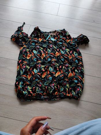 Blouse épaule dénudée