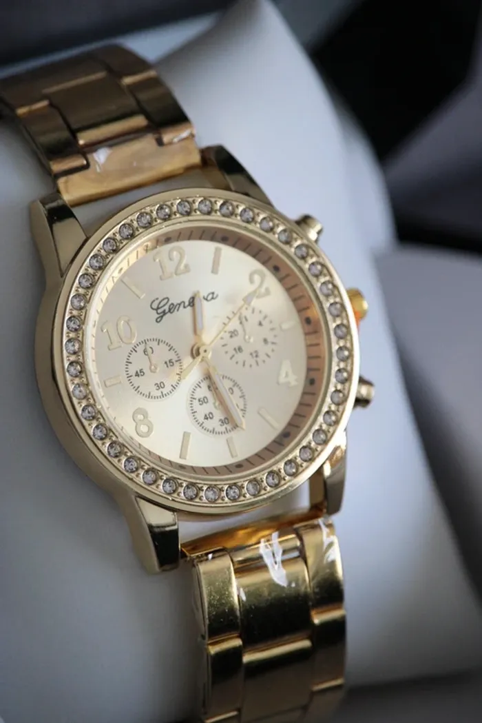 Montre élégante , dorée, marque Geneva + 3 bracelets offerts - photo numéro 19