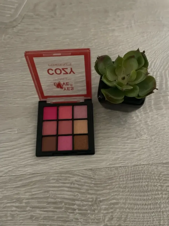 Palette yes love - photo numéro 2