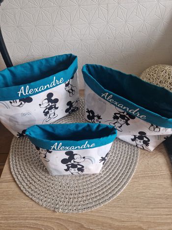 Trois  corbeilles en tissu