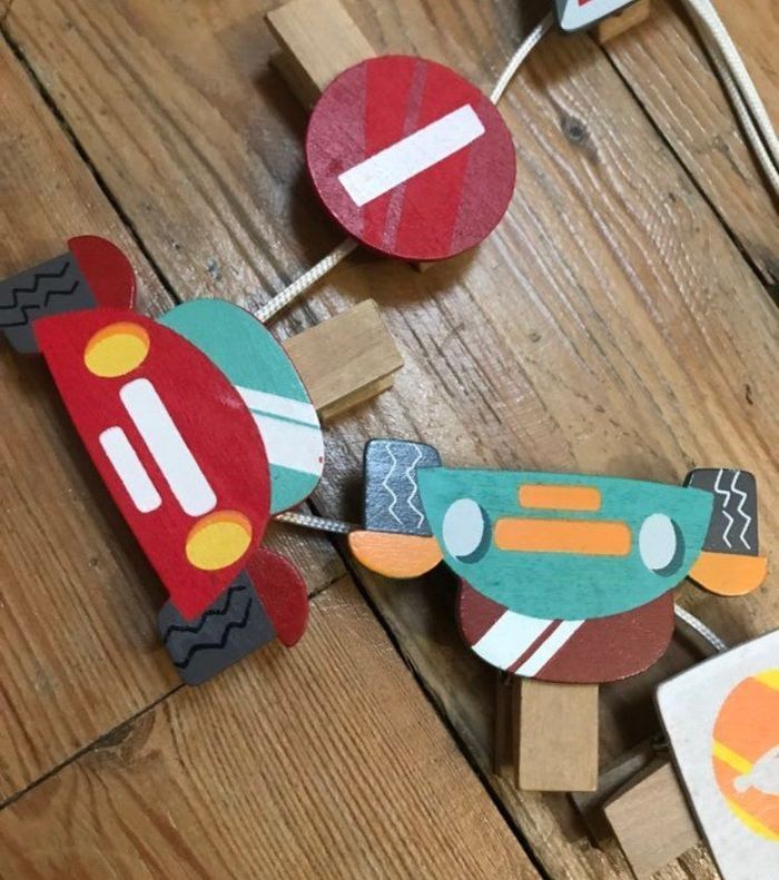 Guirlande en bois pour décoration de chambre - photo numéro 2