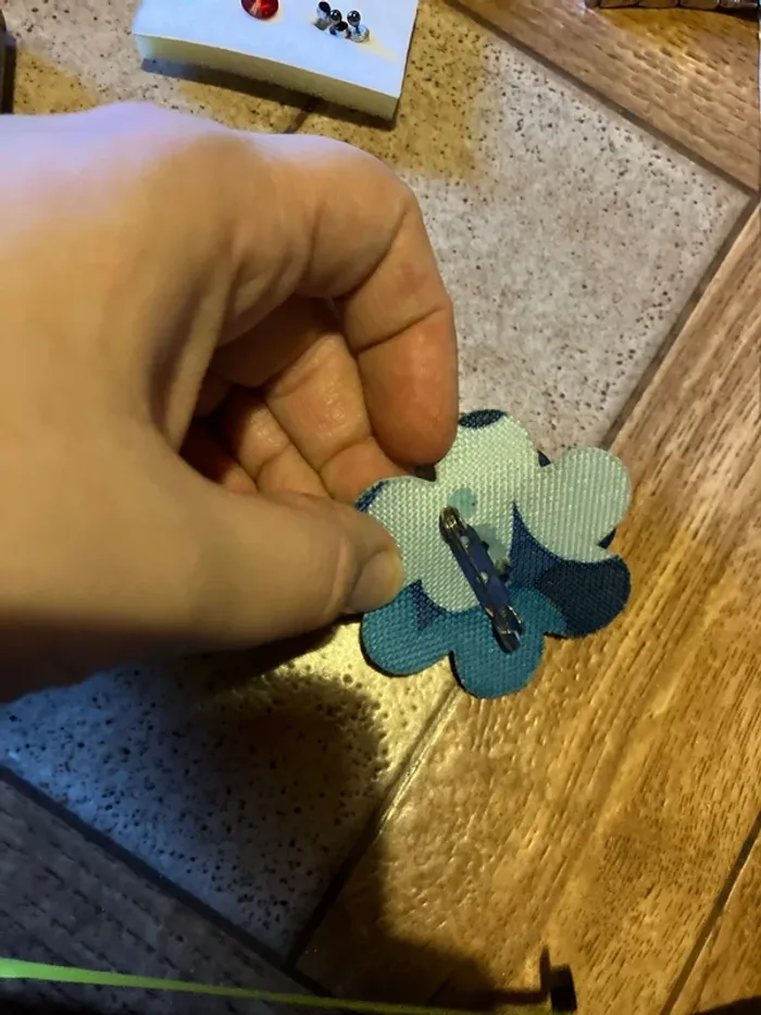 Broche bleu tissu @ - photo numéro 2