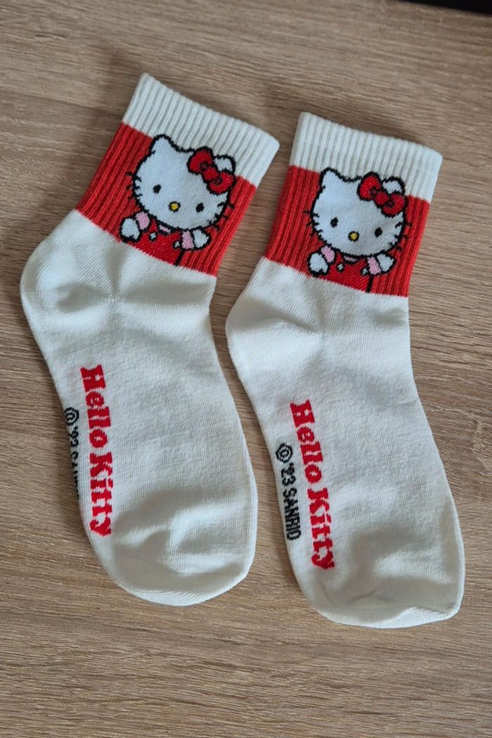 Paire de chaussettes femme/ fille Hello Kitty - photo numéro 4