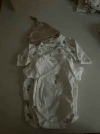 Lot pyjama body jamais porté
