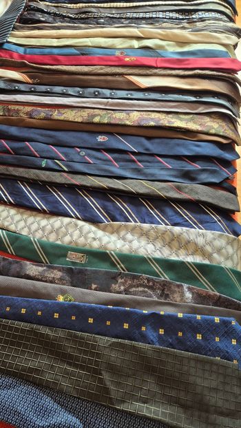 Lot de 38 cravates Vintage