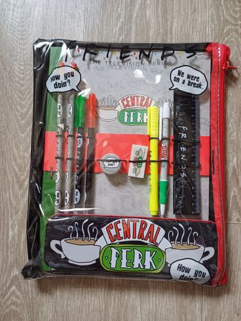 Kit papeterie ´Friends’, Central Perk édition collector.