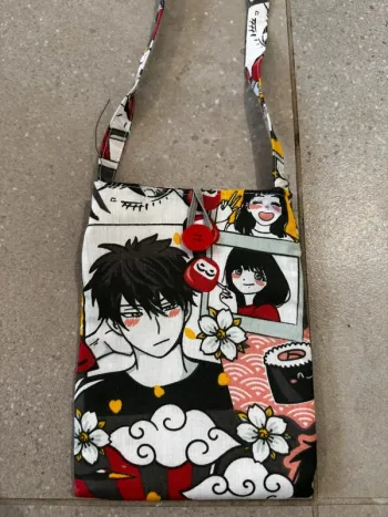 Petite pochette à bandoulière, très bon état, 14x19cm