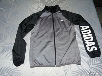Veste légère pour garçon
Adidas  Taille 11/12 ans