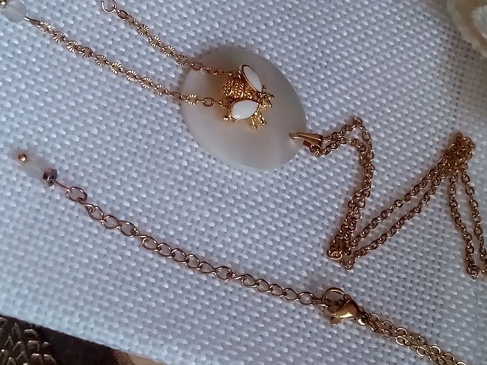 Collier abeille n'acre et pierres de lune - photo numéro 8