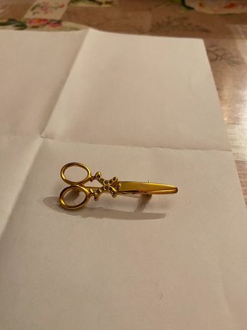 Broche ciseaux