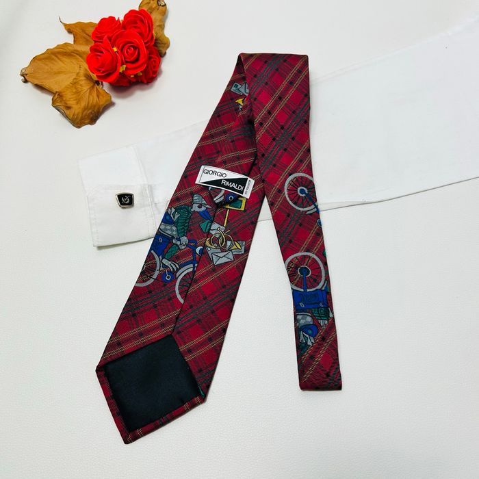 Cravate au motif unique - pigeon facteur tartan rouge - 9,5 cm - Très bon état - photo numéro 6