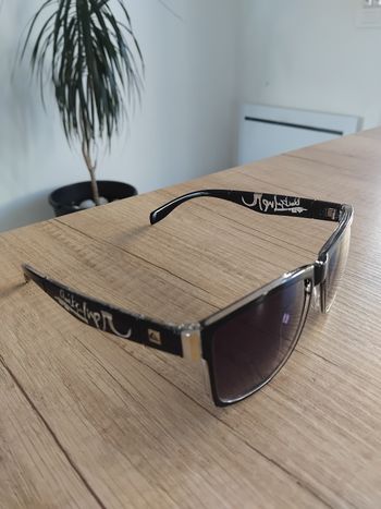 Lunettes Quiksilver blanche noire 