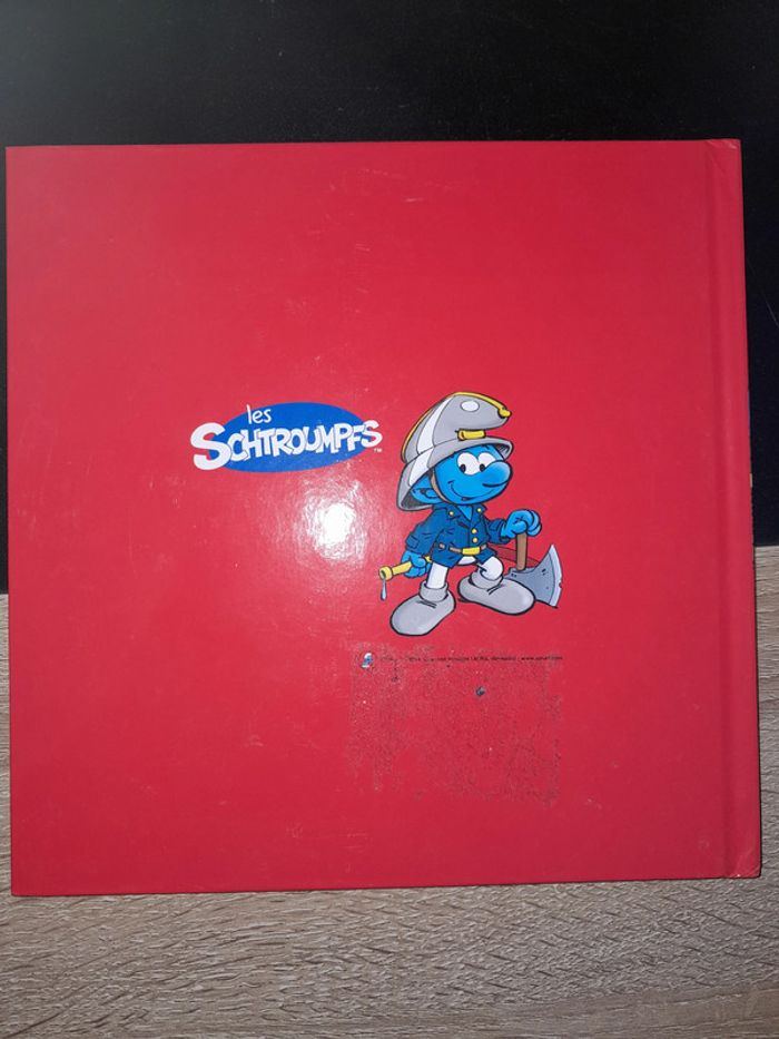 livre Altaya à la découverte des métiers ! Le schtroumpf pompier - photo numéro 3