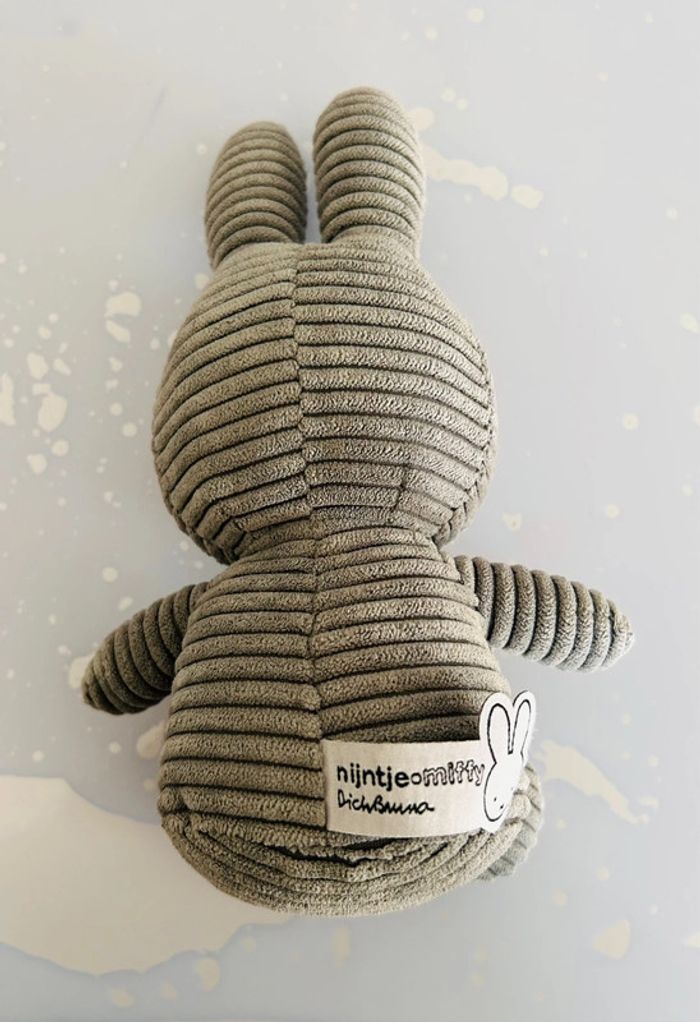 Nijntje Miffy Peluche grise 23 cm - photo numéro 2