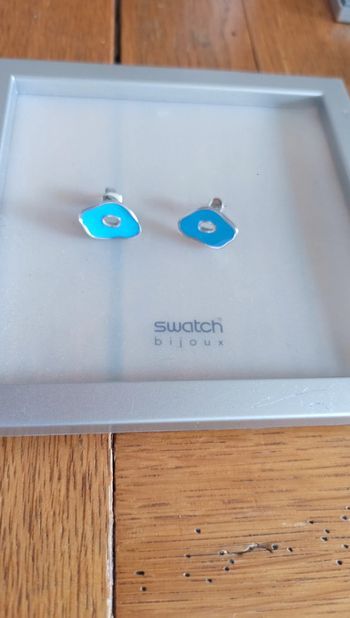 Boucles d'oreilles fleur bleu Swatch
