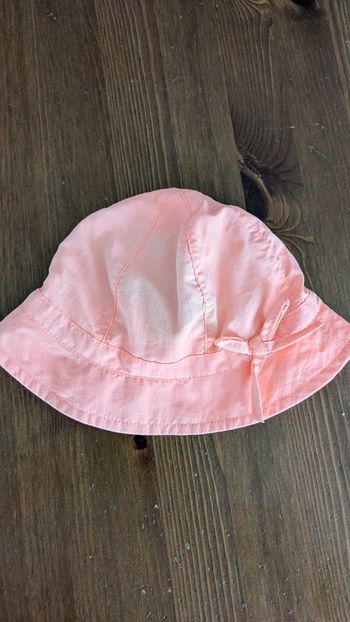 Petit bob rose saumon fluo 1-6 Mois