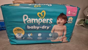 Couches pampers baby dry