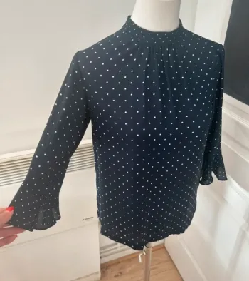 H&M blouses bleu marine à pois blancs. Femme, taille S/36.