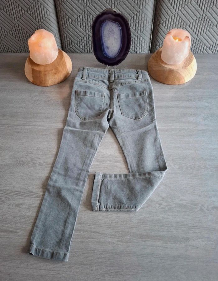 Pantalon jean slim fit gris - kiabi - taille 4 ans - Très bon état - photo numéro 5