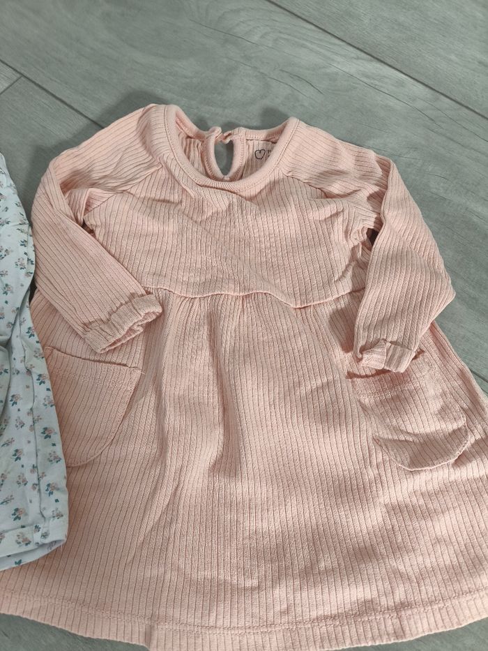 2 robes abricot et fleurs - photo numéro 3