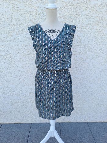 Robe été sans manche col et dos en V. Cache cache t. M