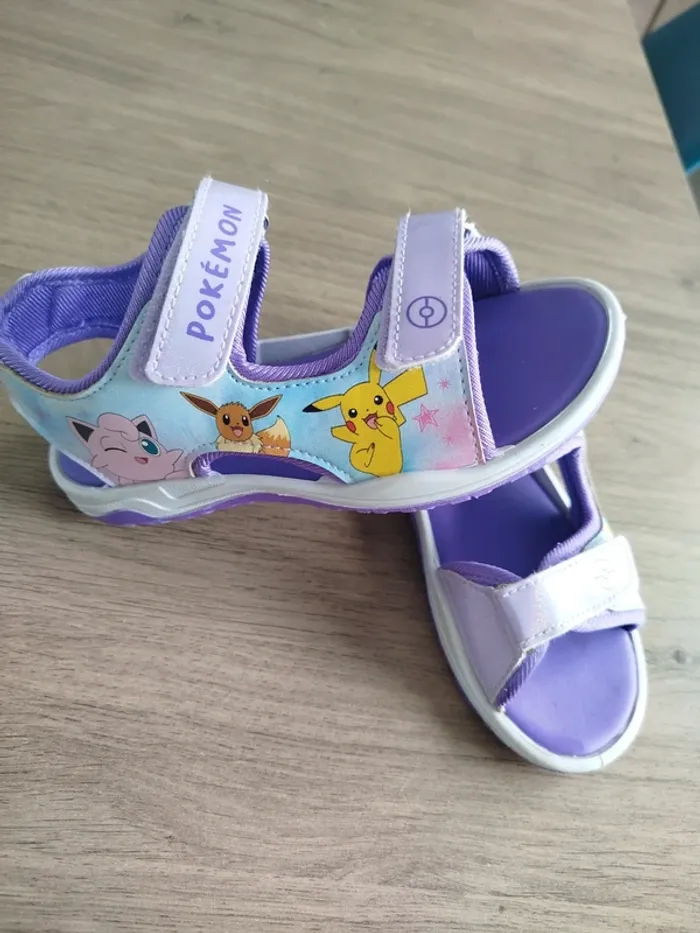 Sandale pokemon fille
