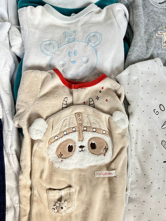 Lot de 9 pyjamas velours 6 mois - photo numéro 2