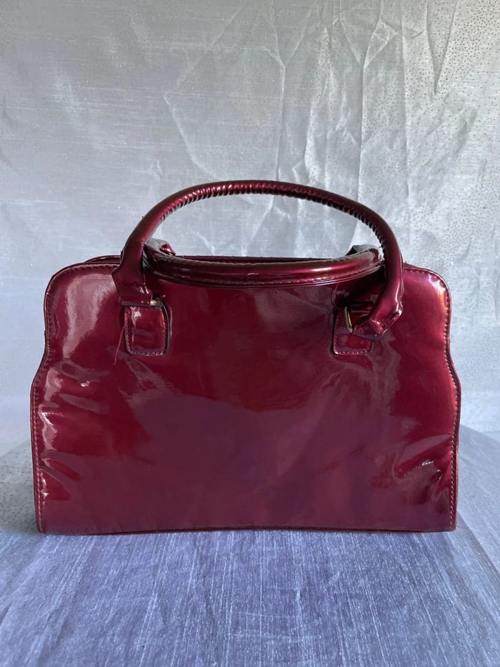 Sac vinyle rouge - Comme neuf - photo numéro 5