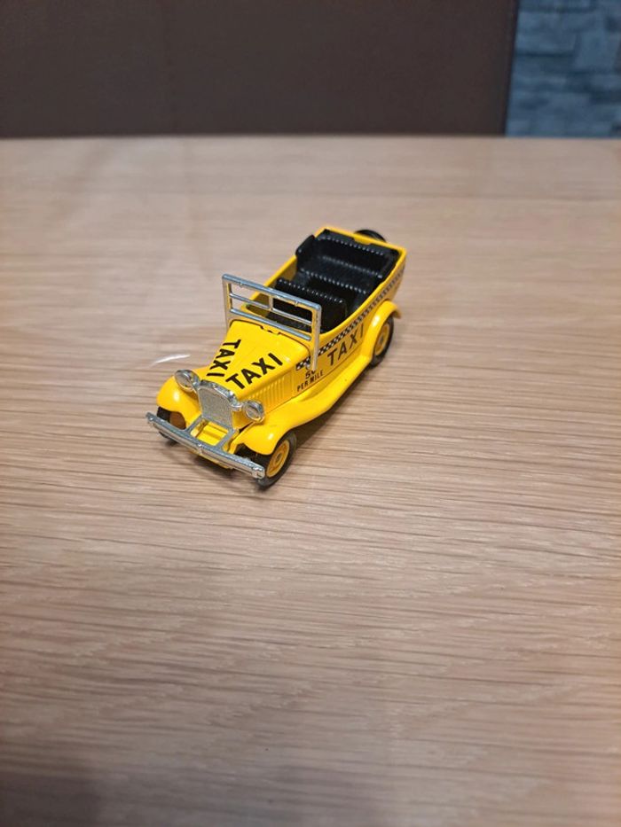 Voiture Taxi Days Gone - photo numéro 2