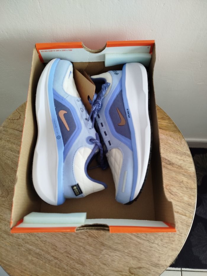 Baskets Nike T 36,5 - photo numéro 8