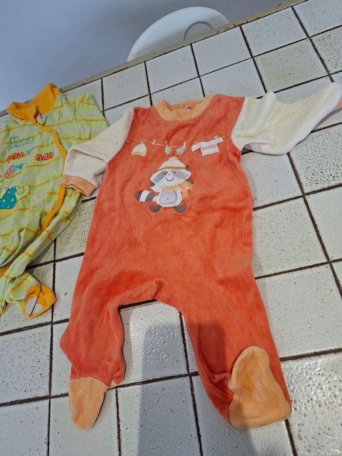 Pyjamas 6 mois lot de 5 + 1 haut - photo numéro 7
