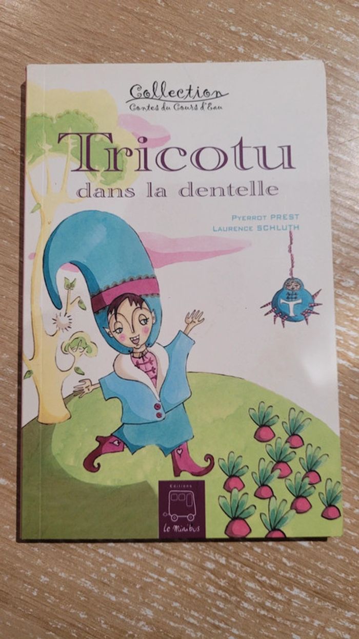 Livre tricotu dans la dentelle