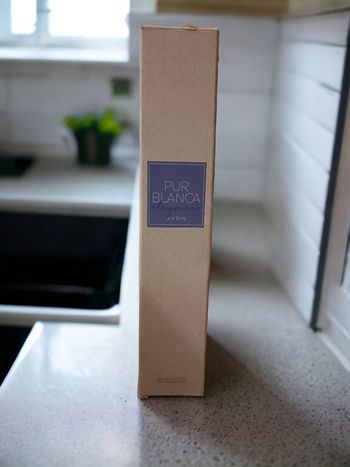 Pur blanca élégance Avon