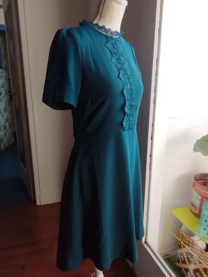 Robe dos ouvert - photo numéro 3