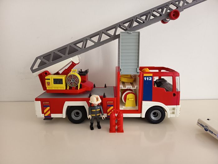 Playmobil camion de pompier - photo numéro 2