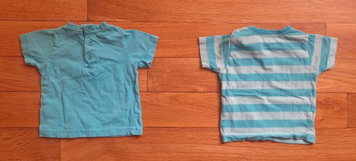 Lot de 2 t shirts bleus  manches courtes 3 mois