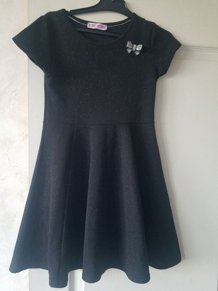 Robe noire à paillettes fille Ptimome t 10 ans tbe