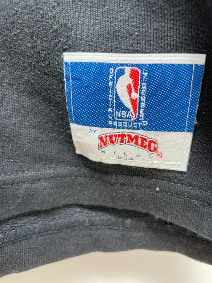 NBA Basketball Vintage Nutmeg Chicago Bulls Black Sweater Mens M Made in Portugal 🇵🇹 - photo numéro 3